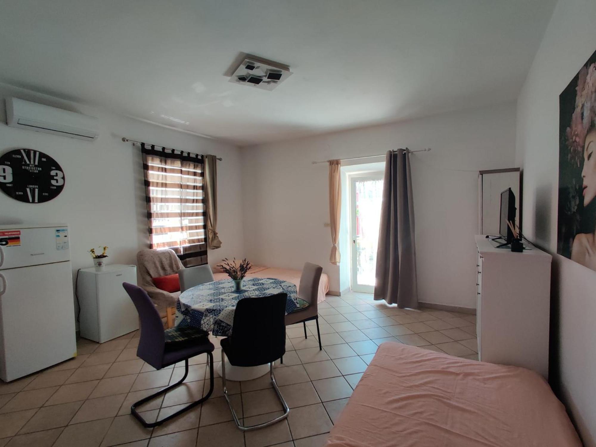 Apartments Pula With Private Parking Self Check In ภายนอก รูปภาพ