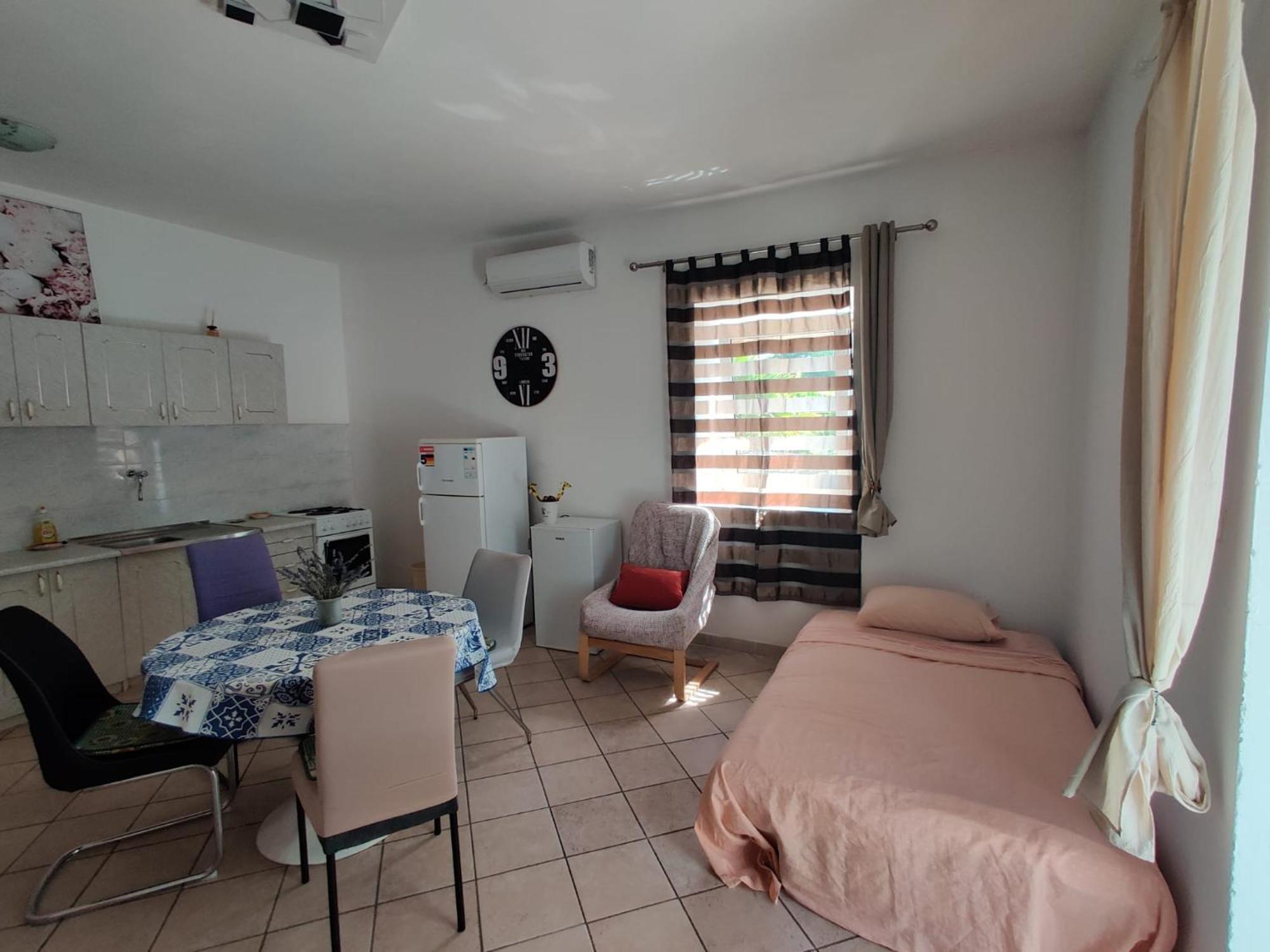 Apartments Pula With Private Parking Self Check In ภายนอก รูปภาพ